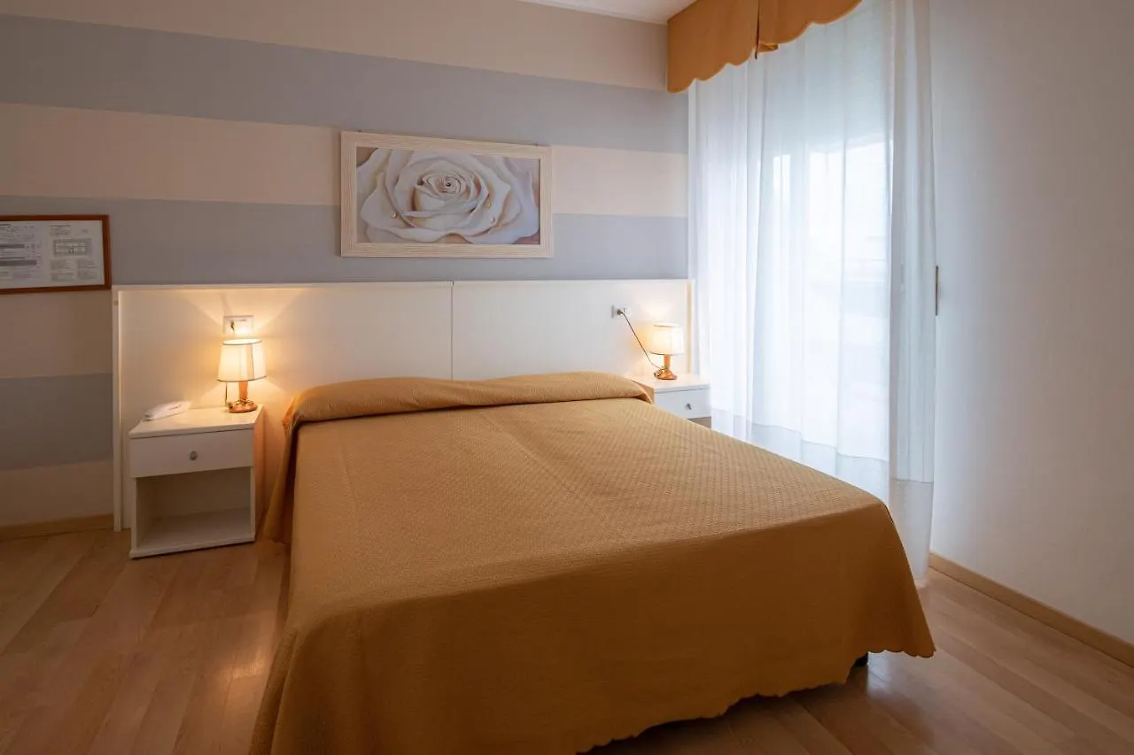 Hotel Parigi كاوْرلي
