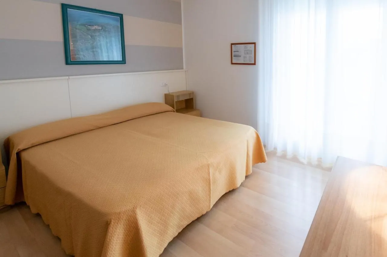 Hotel Parigi كاوْرلي