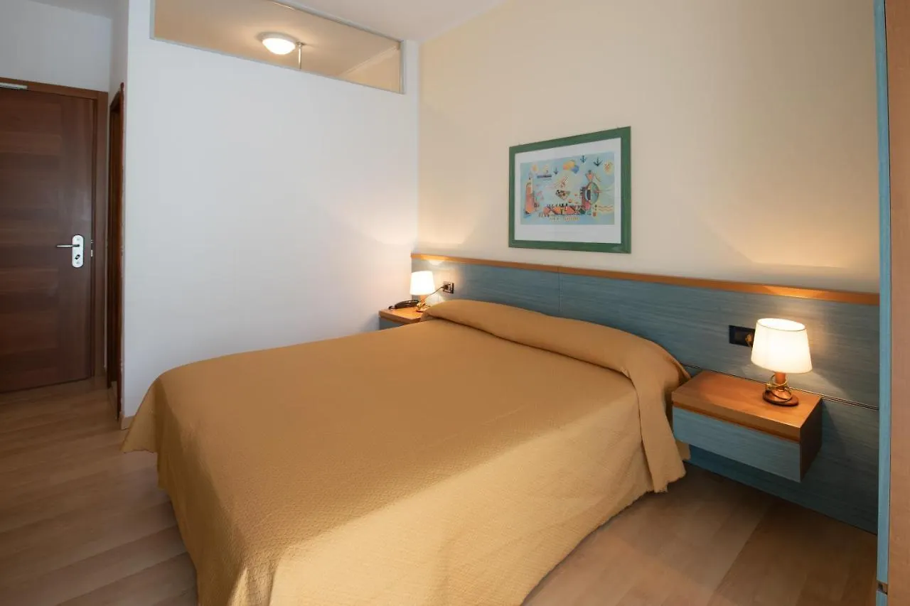 Hotel Parigi كاوْرلي