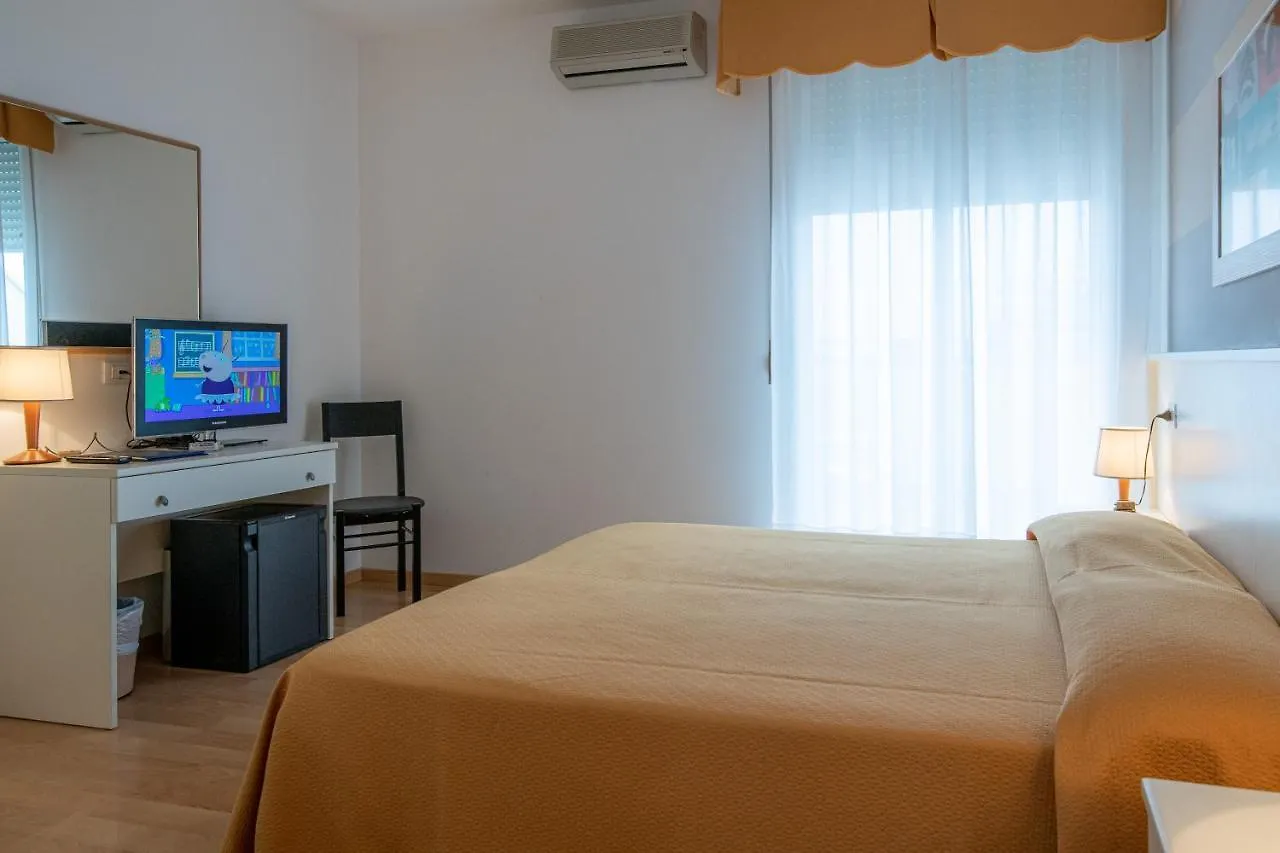 Hotel Parigi كاوْرلي 3*,  إيطاليا