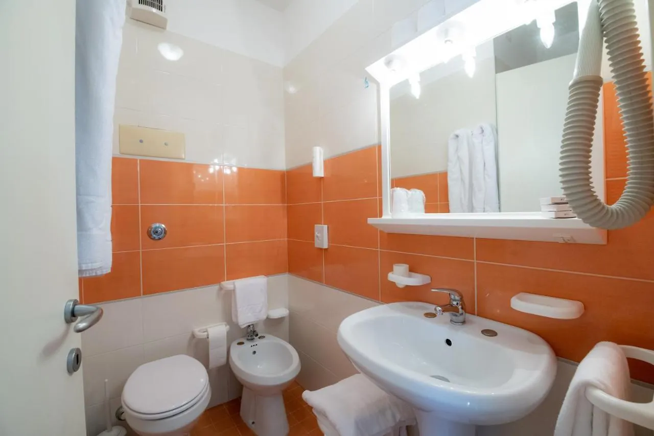 Hotel Parigi كاوْرلي